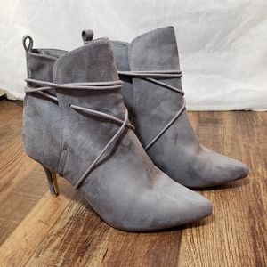 NWOT Midnight Velvet Heeled Ankle Boot